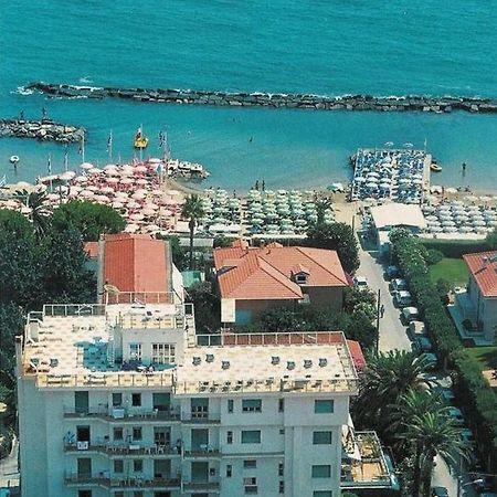 Casavacanze Internazionale Diano Marina Exterior foto
