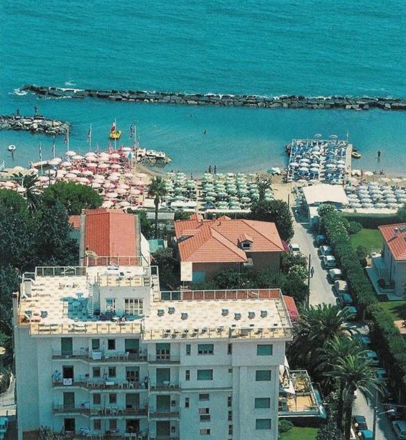 Casavacanze Internazionale Diano Marina Exterior foto